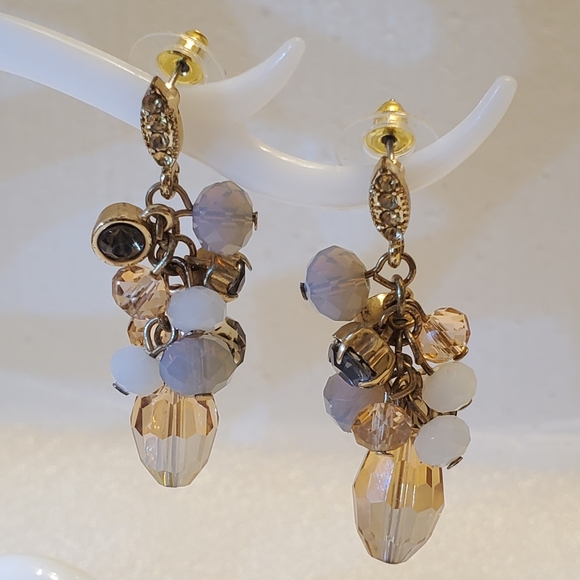 E23 Accent Cluster Earrings - Picture 3 of 4